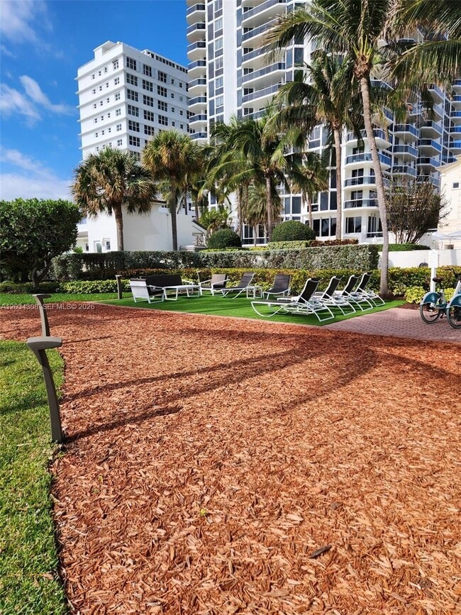 Building Photo - 4779 Collins Ave