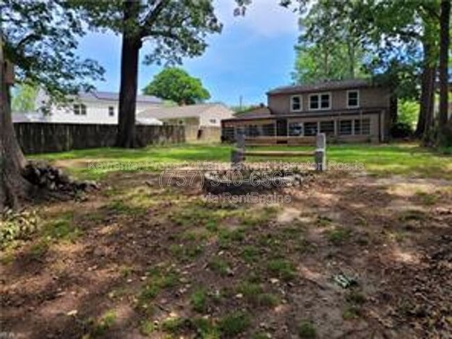 Building Photo - 1289 River Oaks Dr