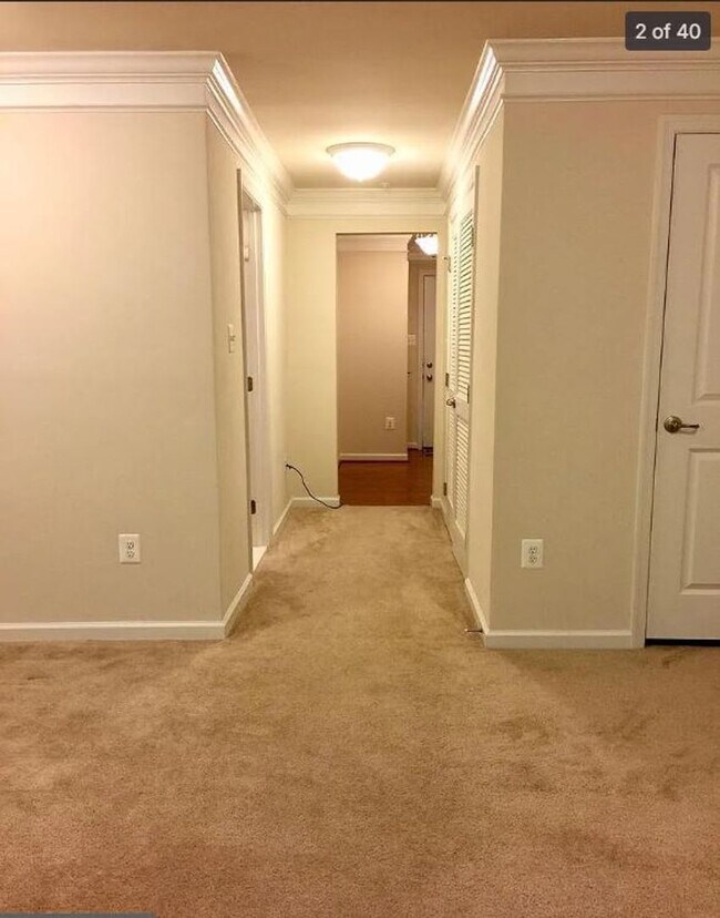 Building Photo - Large Townhome in Wormans Mill!