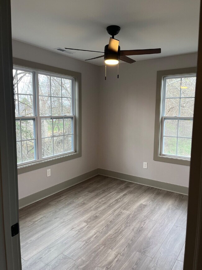 Building Photo - 2922 Painted Pony Dr