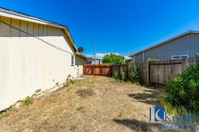 Building Photo - 118 Percheron Ct