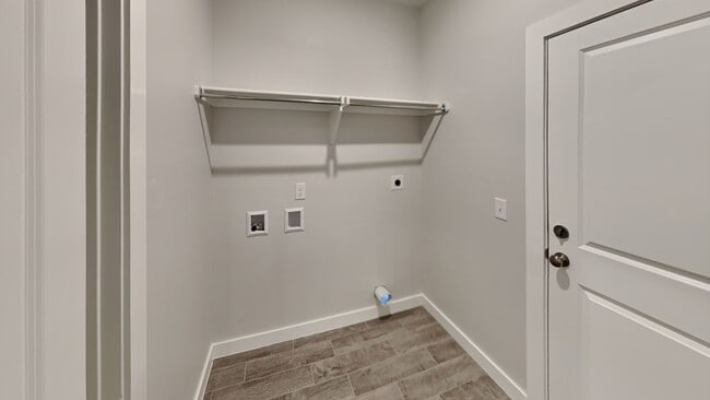 Building Photo - Ridge Creek Addition 3 bedroom, 2 bathroom on 1.43 acre Wooded Lot!