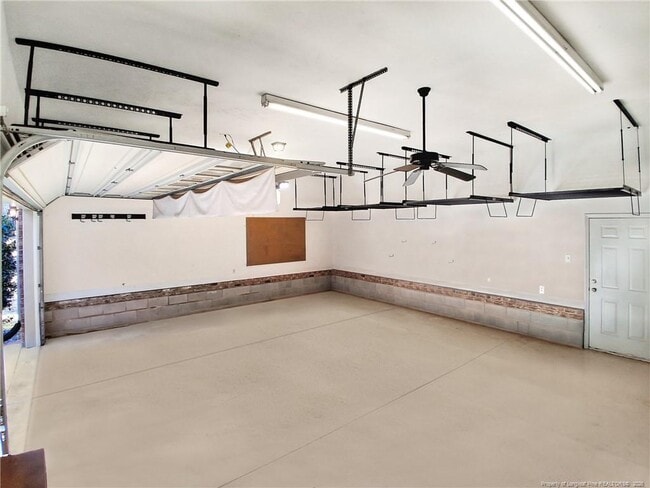 Building Photo - 9310 Creek Path Pl