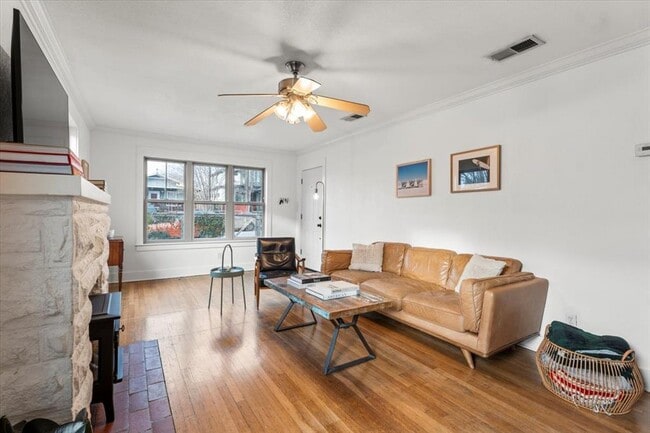 Building Photo - 3007 E 18th St