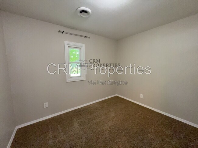 Building Photo - 1010 Chippewa Ln