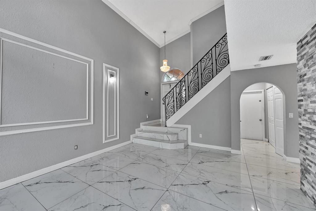 Building Photo - 1602 SW 159th Ave