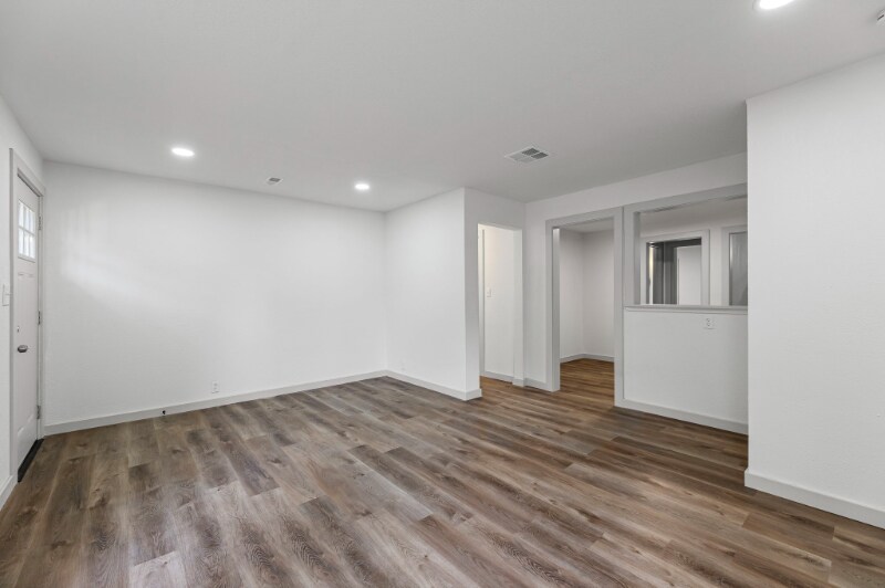 Building Photo - 4407 S Ocheltree St