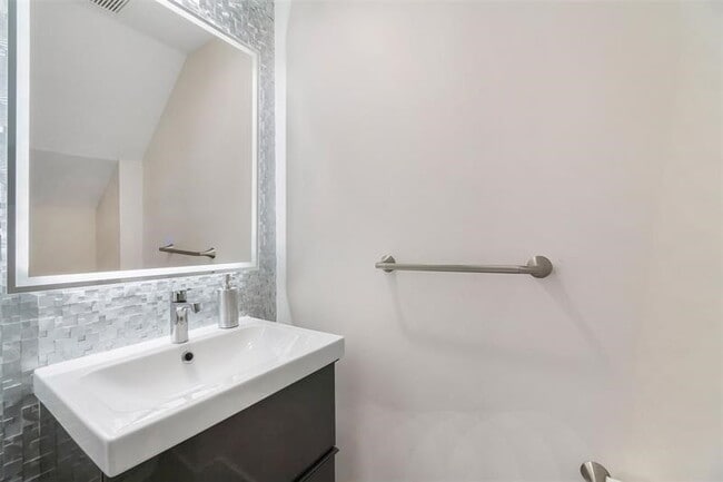 Building Photo - 4777 NW 116th Terrace