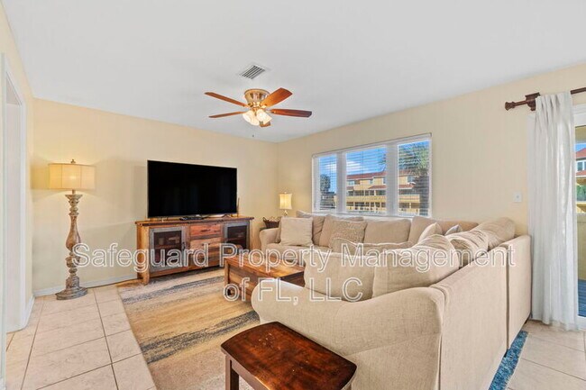 Building Photo - 1500 Via De Luna Dr