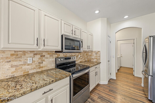 Building Photo - 6960 S Windstream Dr