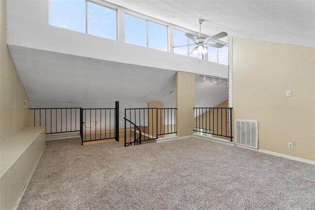 Building Photo - 25710 Pepper Ridge Ln