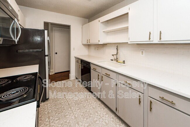 Building Photo - 1326 Battery Stevens Ct