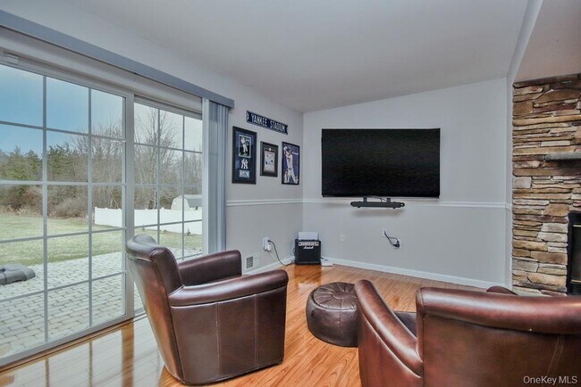 Building Photo - 478 Lake Rd