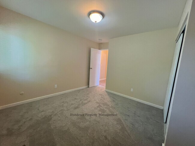 Building Photo - 410 Sutter St