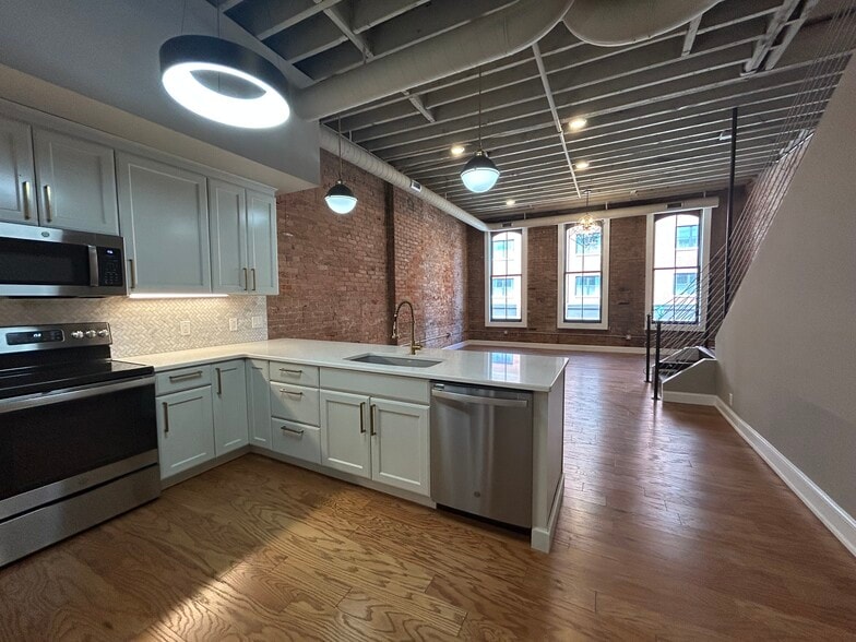311 W Fayette St 311 W Fayette - 311 W Fayette St Syracuse Ny Open Concept Loft