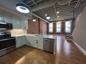 Building Photo - 311 W Fayette St