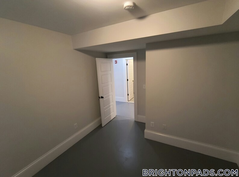 Building Photo - 29 Commonwealth Terrace