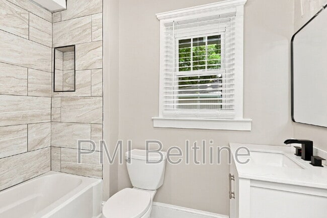 Building Photo - 1164 Sells Ave SW