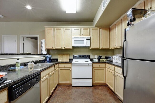 Building Photo - 2606 Salado St