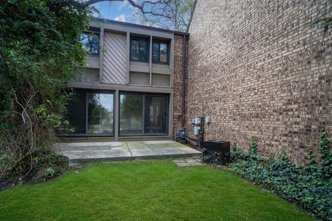 Building Photo - 2456 Cobblewood Dr