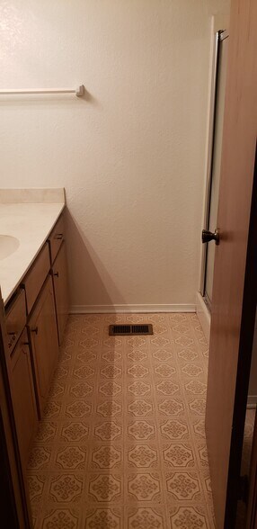 Building Photo - 2928 S 125th E Ave