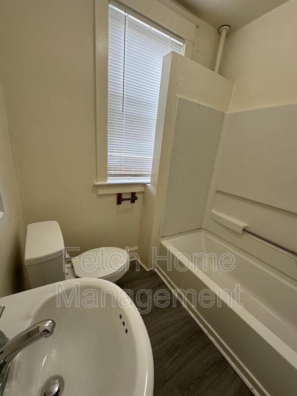 Building Photo - 431 Fremont St