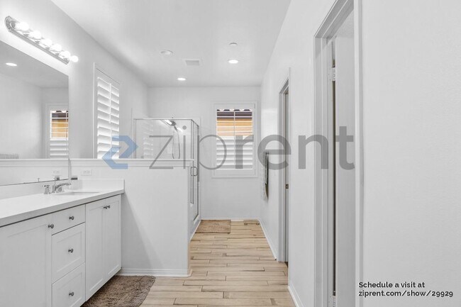 Building Photo - 2409 Via Alicante