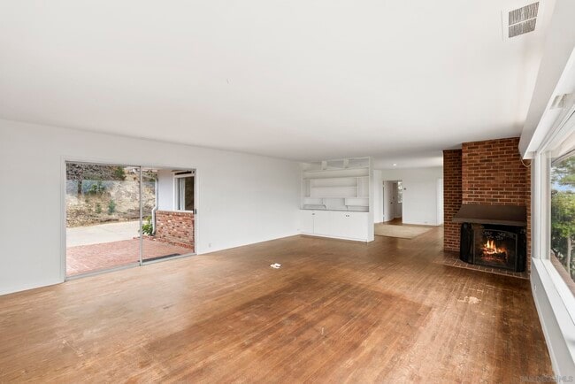 Building Photo - 1703 Castellana Rd
