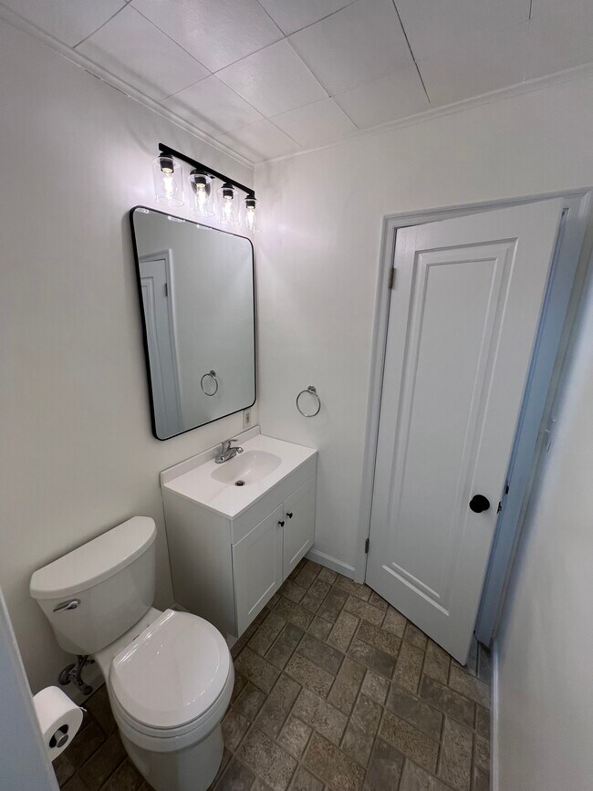 Building Photo - 2302 2nd Ave N