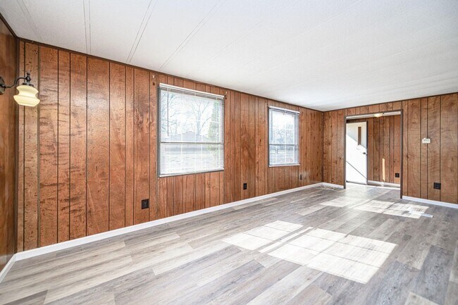 Building Photo - 3 Bed 2 Bath South Columbia