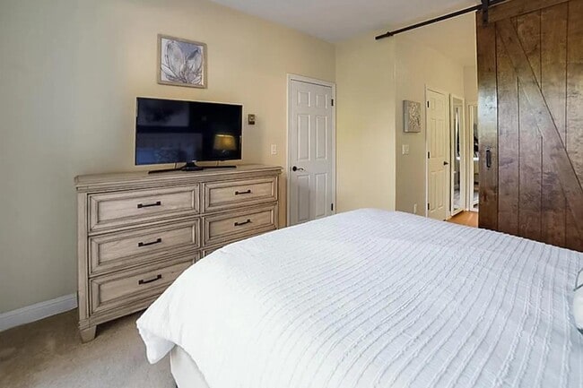 Building Photo - 421 Cork Harbour Cir