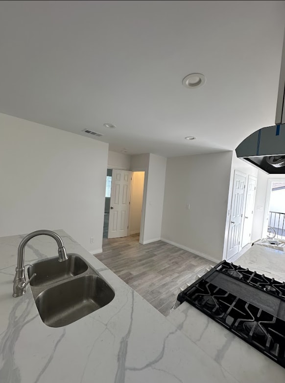 Building Photo - 4064 E 60th St