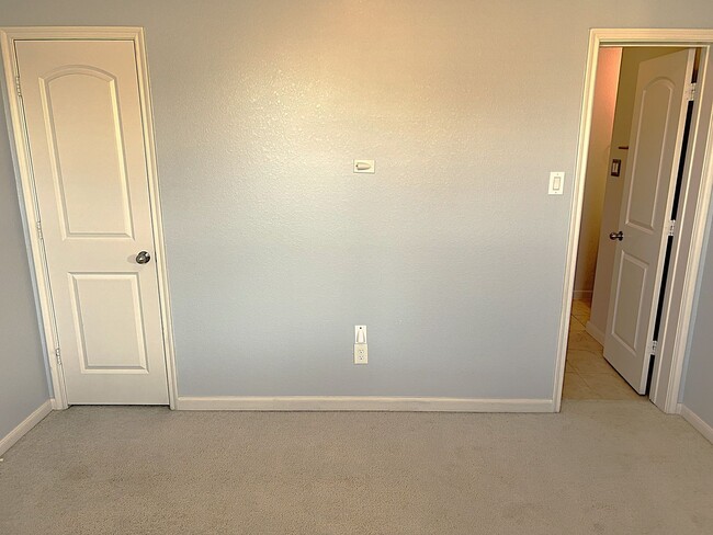 Building Photo - Spacious Four Bedroom Home Conveniently Located in Carpenters Landing