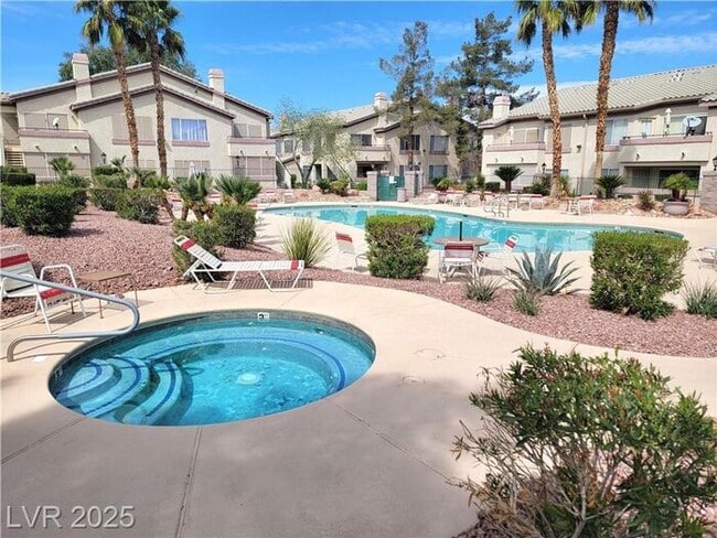 Building Photo - BRIGHT 2ND FLOOR UNIT IN SOUTHEAST GATED C...