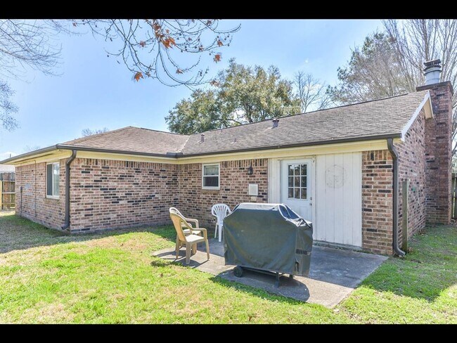 Building Photo - 22606 Poppyfield Dr