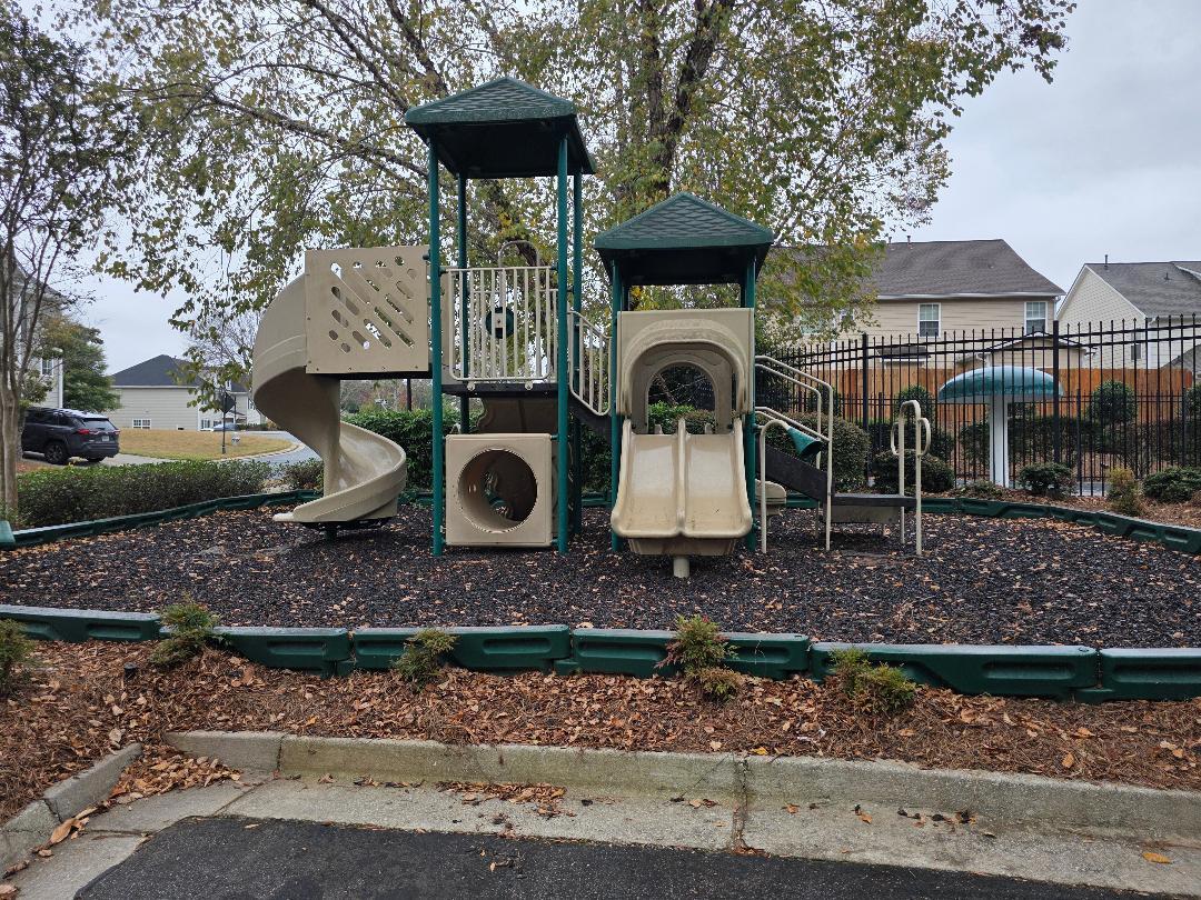 Building Photo - 2143 Somerset Pl SE