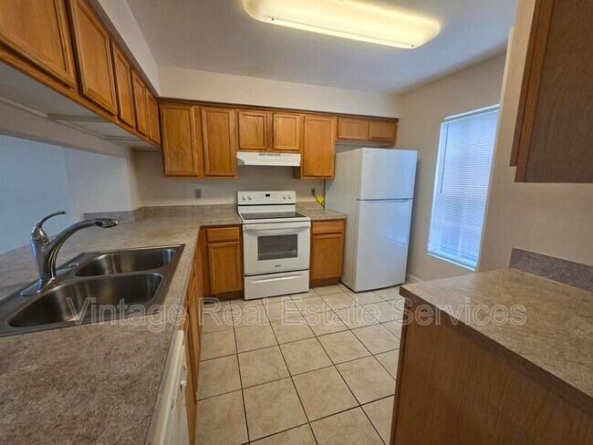 Building Photo - 5194 Sunridge Palms Dr