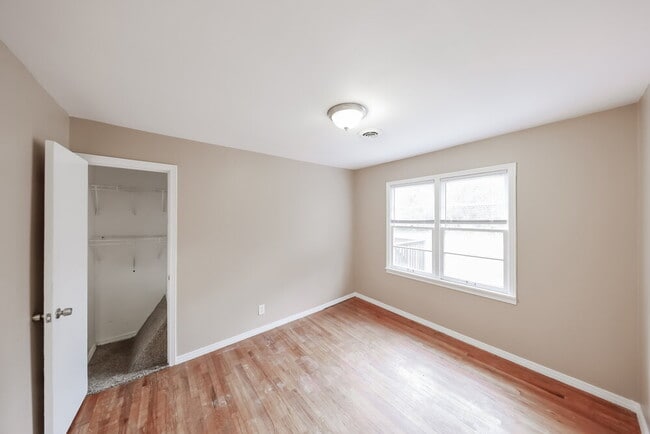 Building Photo - 2568 Forestdale Blvd