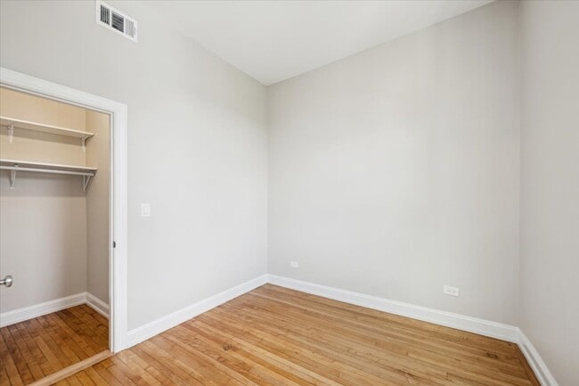 Building Photo - 2058 N Albany Ave