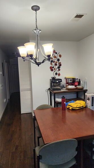 Dining area - 30 Milton Ave