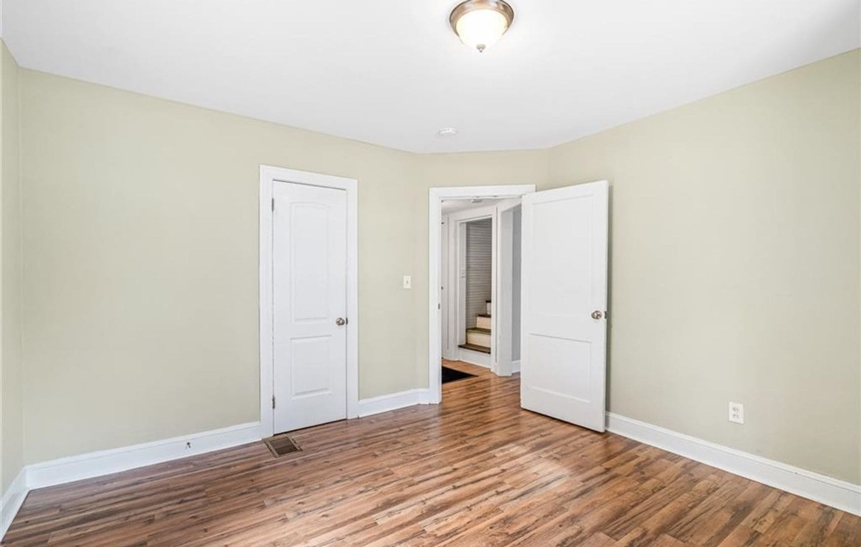 Building Photo - 3400 Rosemont Ave