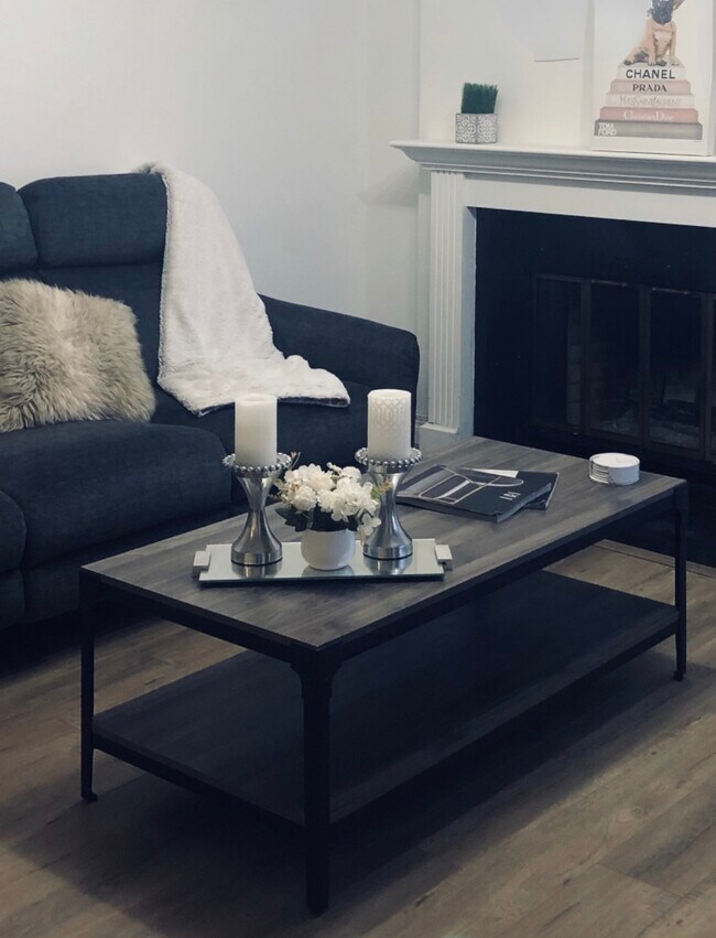 Living Room - 645 Chestnut Ave