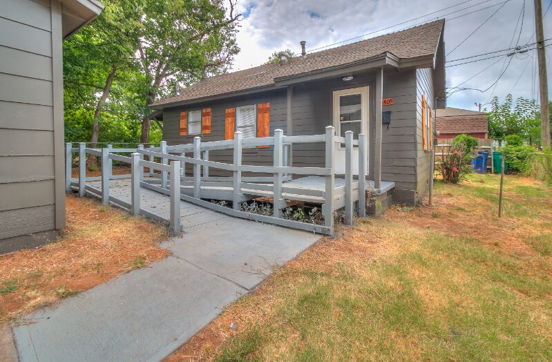 Building Photo - 1140 SW Binkley St