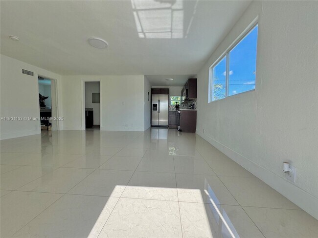 Building Photo - 5101 SW 112th Pl