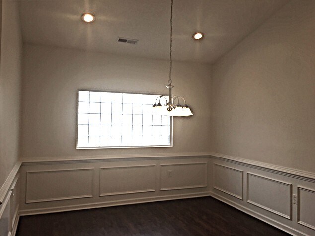 Building Photo - 335 Savannah River Dr