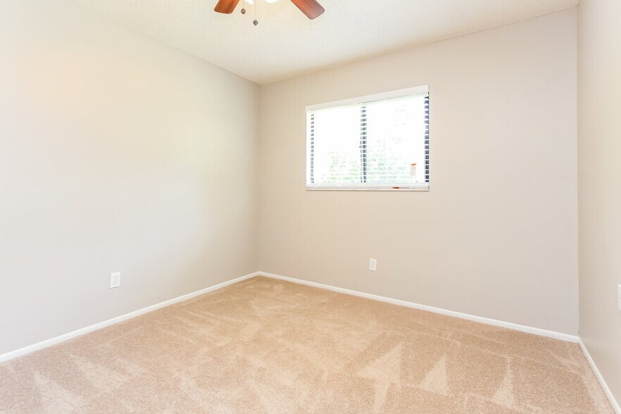 Building Photo - 1138 SE 13th St