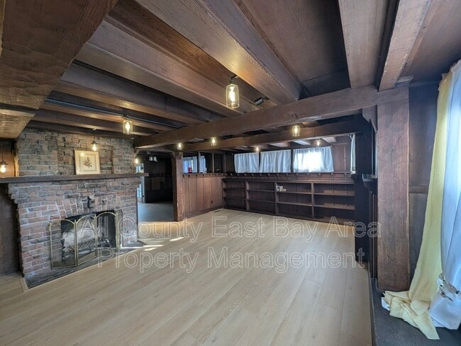 Building Photo - 1529 Josephine St