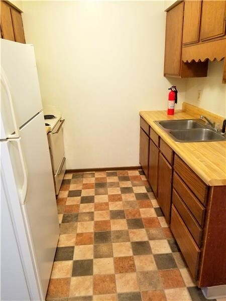 Building Photo - 1762 Flower St