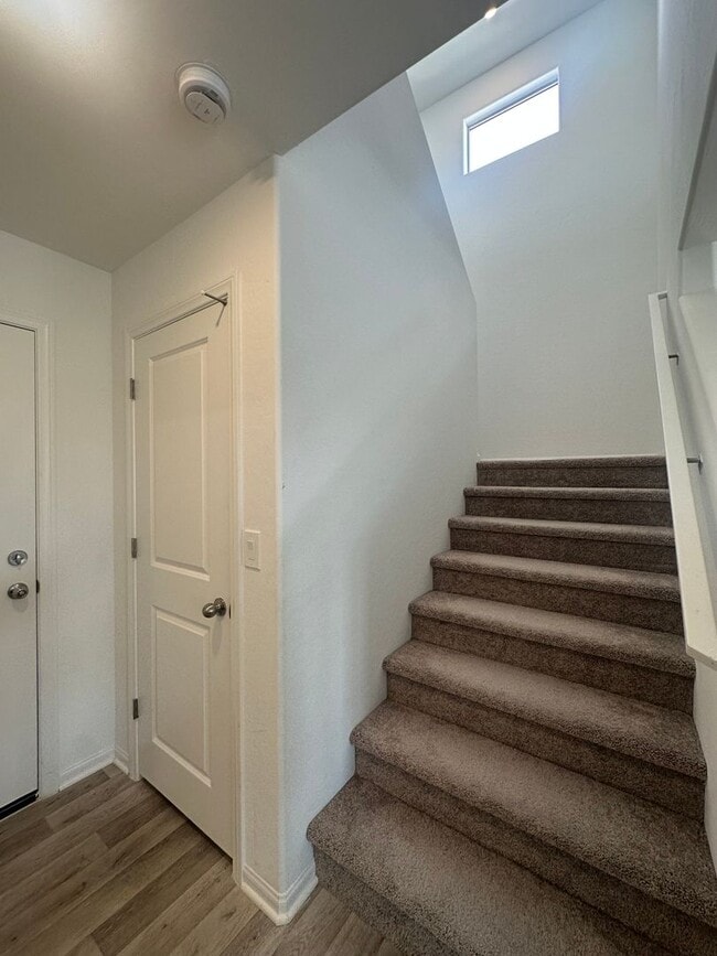 Building Photo - Beautiful Las Vegas Home!