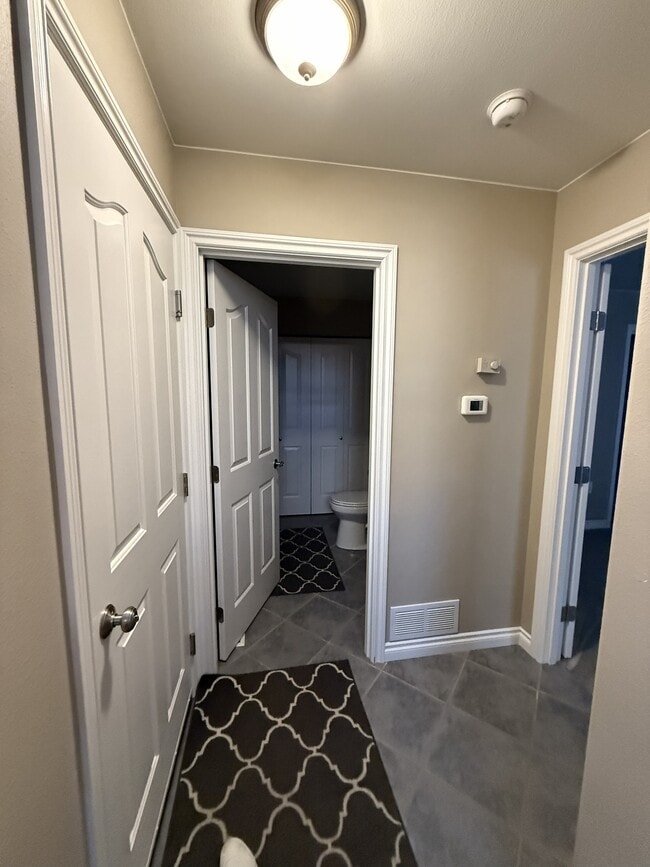 Building Photo - 6160 S Clearview Loop